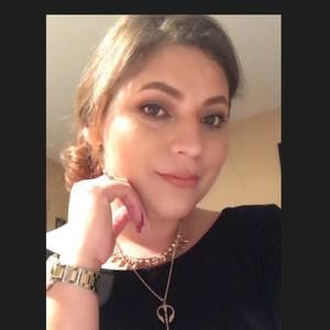 Meet your Posher, Larissa